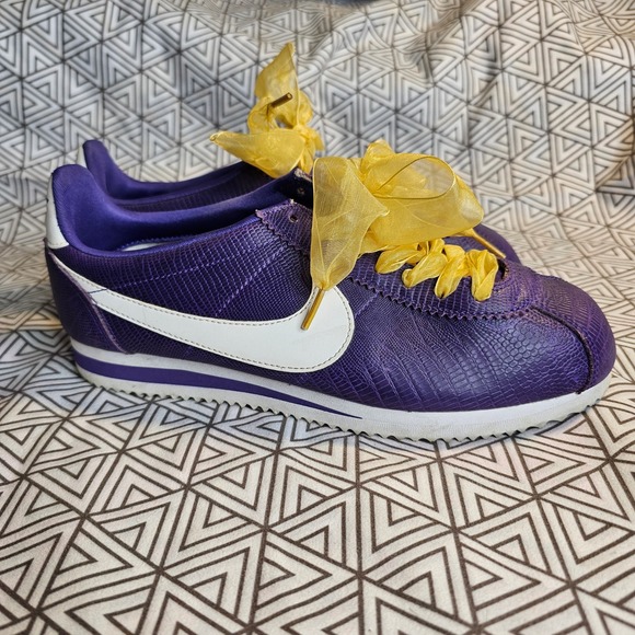 Nike Cortez Purple Leather Retro Womens Sneakers 8.5 gold ribbon laces - Picture 1 of 12